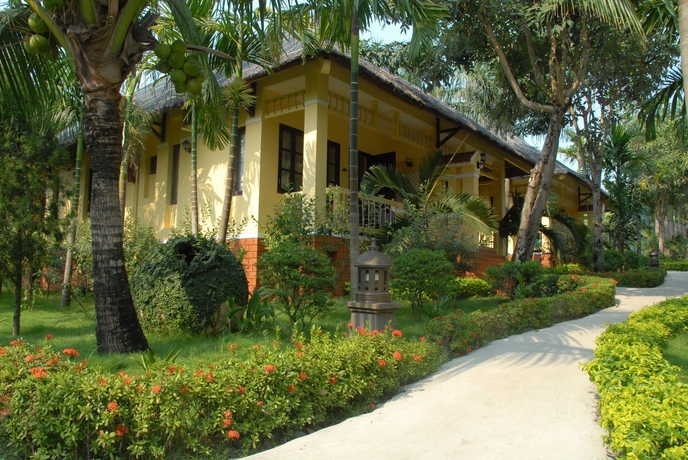 Imagen de los exteriores del Hotel L'azure Resort and Spa. Foto 14