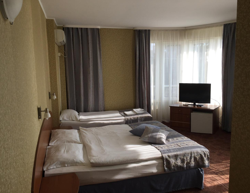 Imagen general del Hotel Lazuren Briag. Foto 17