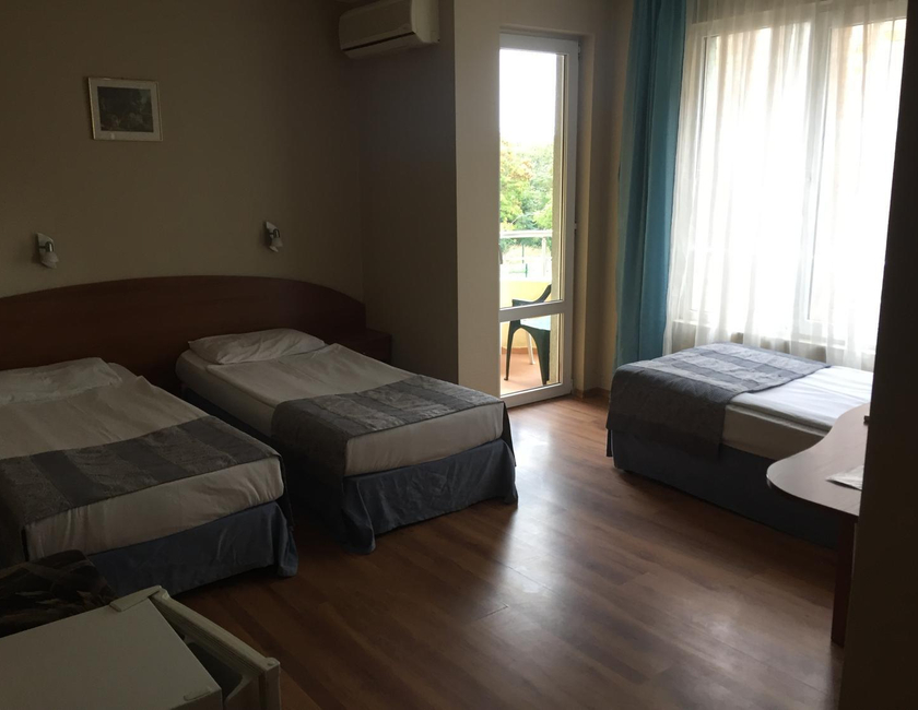 Imagen general del Hotel Lazuren Briag. Foto 18