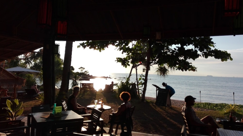 Imagen del bar/restaurante del Hotel Lazy Days Bungalows. Foto 5