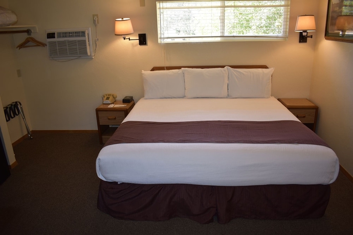 Imagen de la habitación del Hotel Lazy J Ranch Motel. Foto 4