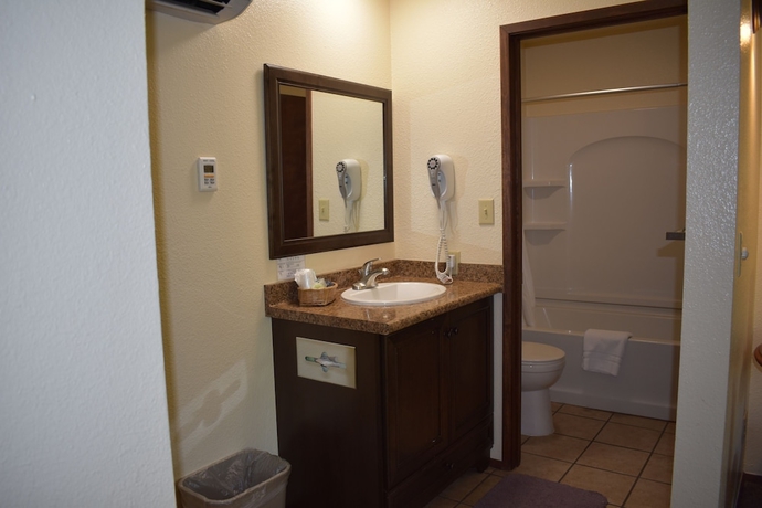 Imagen de la habitación del Hotel Lazy J Ranch Motel. Foto 6