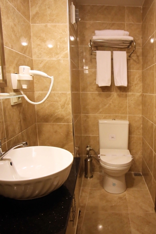 Imagen de la habitación del Hotel Lazz City. Foto 6