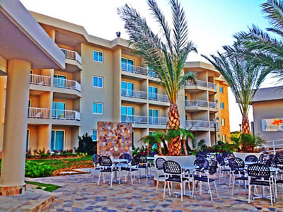 Imagen del bar/restaurante del Hotel Ld Suites Punta Playa. Foto 2