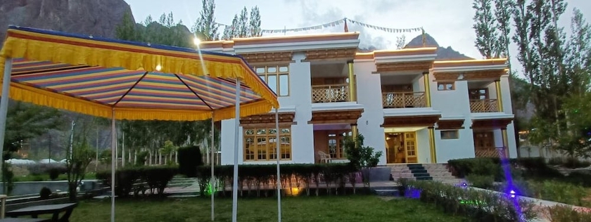 Imagen de los exteriores del Hotel Ldumra Oasis. Foto 10