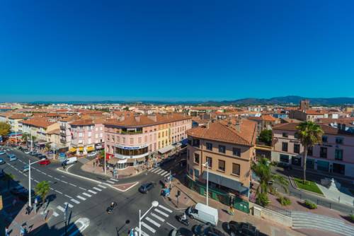 Imagen de los exteriores del Hotel Le 21. Foto 15