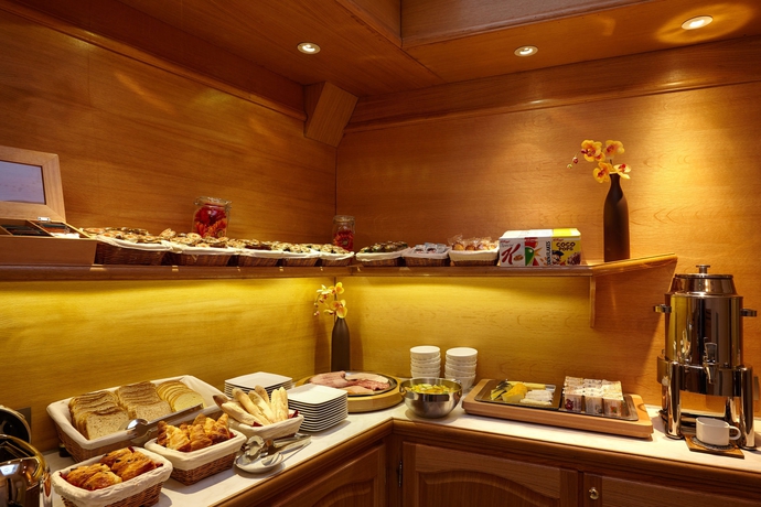 Imagen del bar/restaurante del Hotel Le 46. Foto 3