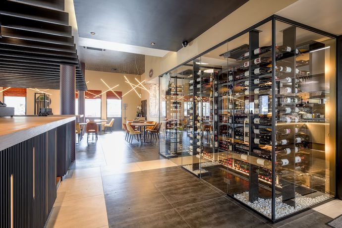 Imagen del bar/restaurante del Hotel Le 830. Foto 5