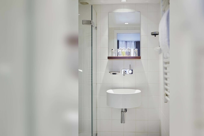 Imagen de la habitación del Hotel Le 9hotel Opera. Foto 11