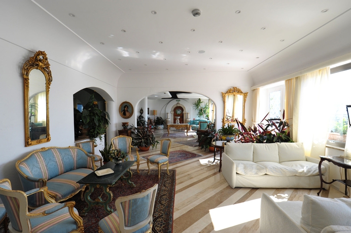 Imagen de los interiores del Hotel Le Agavi. Foto 15