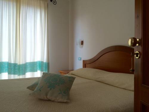 Imagen de la habitación del Hotel Le Anfore, Crabonaxa/Villasimius. Foto 9