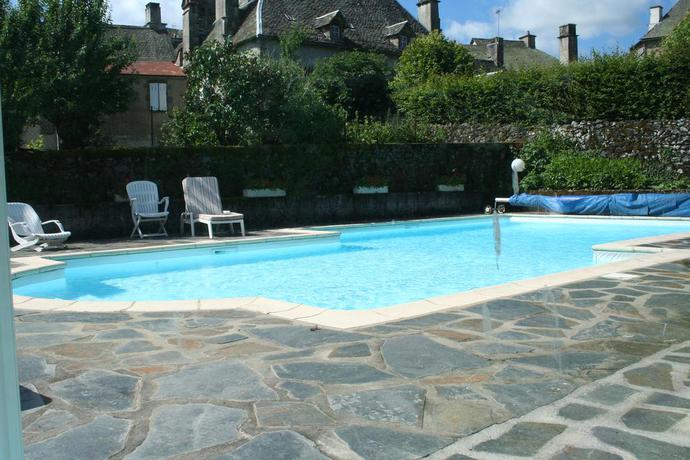 Imagen de la piscina del Hotel Le Bailliage. Foto 9