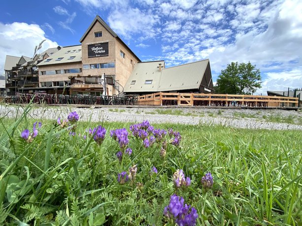 Imagen general del Hotel Le Balcon Des Ecrins. Foto 1