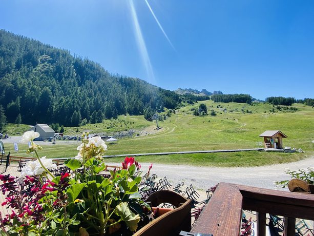 Imagen general del Hotel Le Balcon Des Ecrins. Foto 2