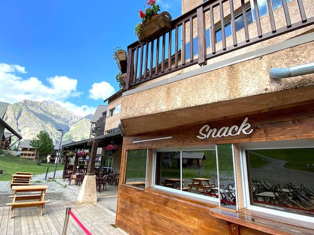 Imagen general del Hotel Le Balcon Des Ecrins. Foto 3