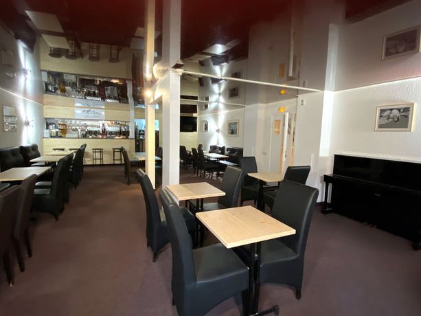 Imagen del bar/restaurante del Hotel Le Balcon Des Ecrins. Foto 5