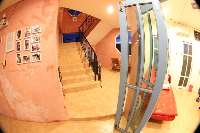 Imagen de los interiores del Hotel Le Bar Tarry. Foto 16