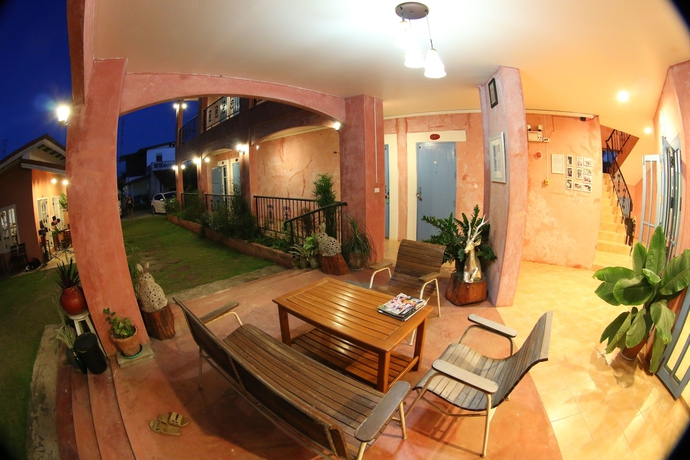 Imagen de los interiores del Hotel Le Bar Tarry. Foto 17