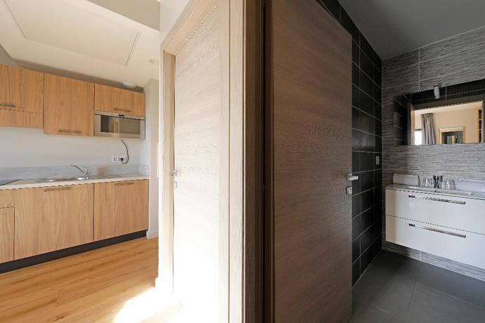 Imagen de la habitación del Hotel Le Bastia. Foto 15