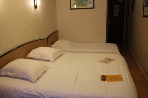 Imagen de la habitación del Hotel Le Bayeux. Foto 11