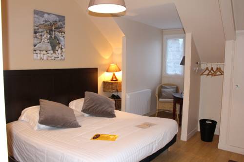 Imagen de la habitación del Hotel Le Bayeux. Foto 12