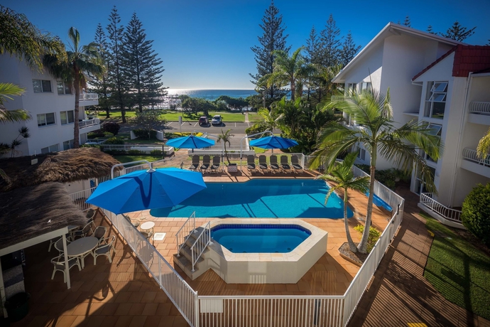 Imagen de la piscina del Hotel Le Beach Apartments. Foto 8