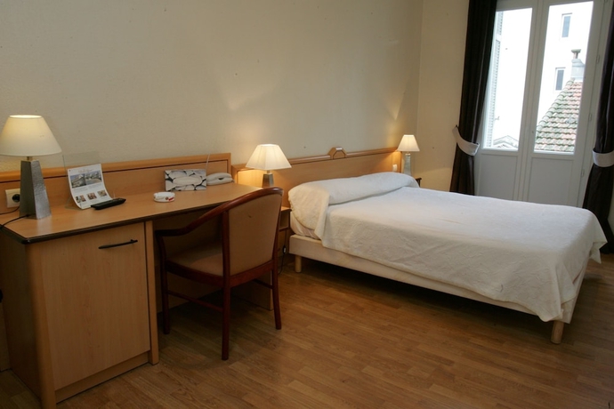 Imagen de la habitación del Hotel Le Beau S&eacute;jour. Foto 2