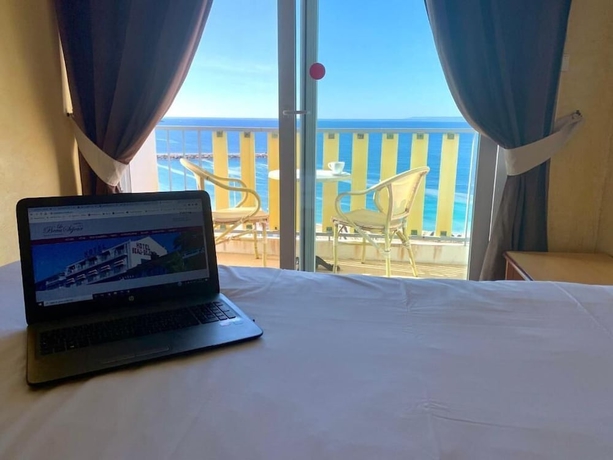 Imagen de la habitación del Hotel Le Beau S&eacute;jour. Foto 17