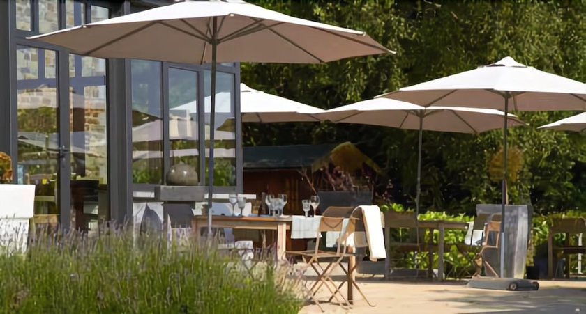 Imagen del bar/restaurante del Hotel Le Beau S&eacute;jour, Nassogne. Foto 5