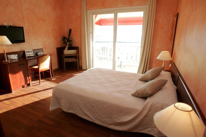 Imagen de la habitación del Hotel Le Beau S&eacute;jour, Saint Raphael. Foto 12