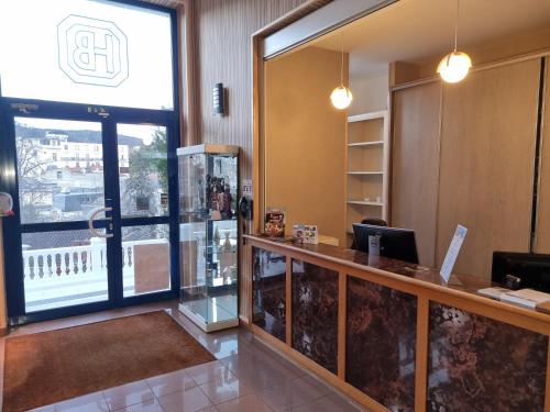 Imagen general del Hotel Le Bellevue, CHATEL GUYON. Foto 15