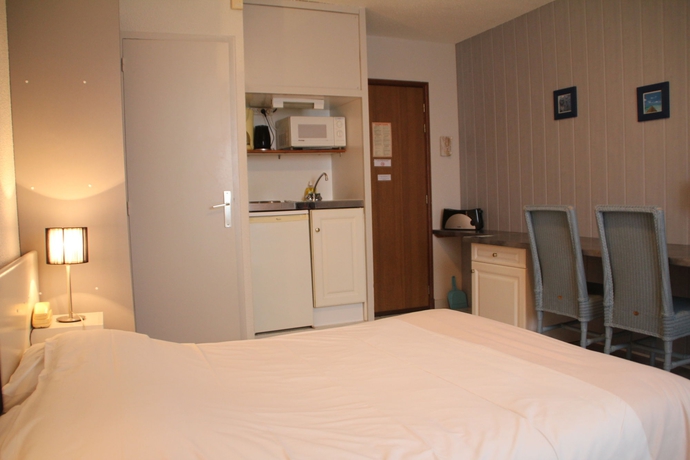 Imagen de la habitación del Hotel Le Bellevue, Caen. Foto 3