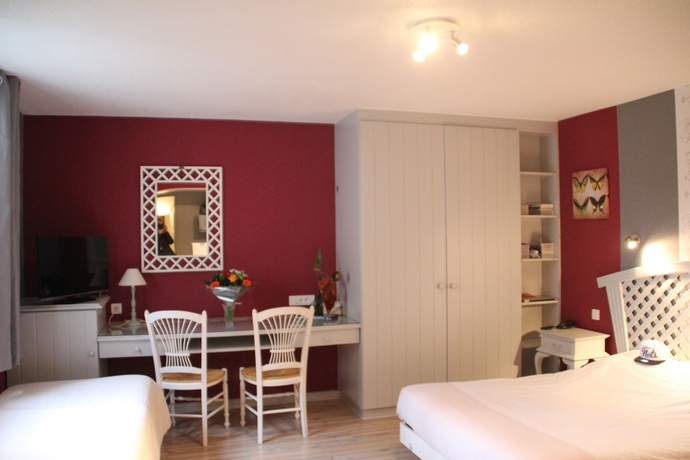 Imagen de la habitación del Hotel Le Bellevue, Caen. Foto 6