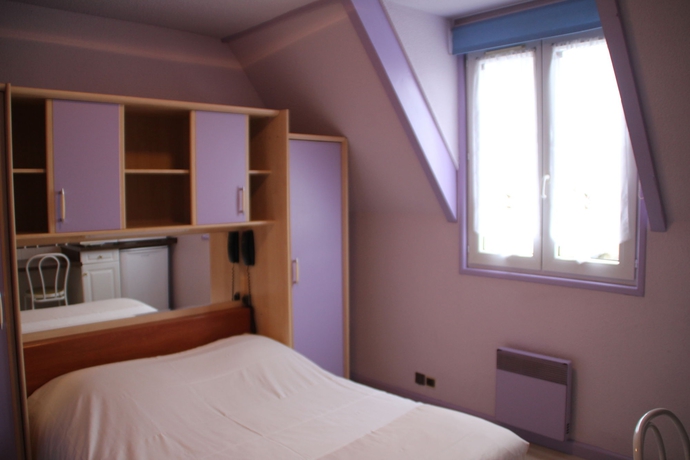 Imagen de la habitación del Hotel Le Bellevue, Caen. Foto 10