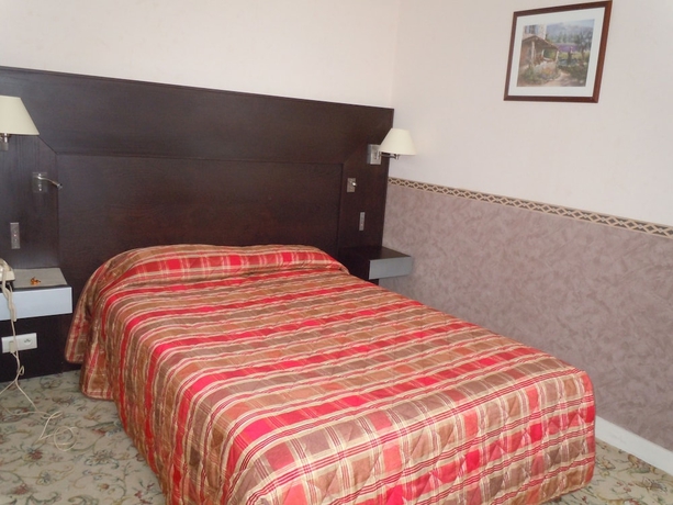 Imagen de la habitación del Hotel Le Bellevue Montrichard. Foto 3