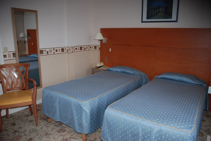 Imagen de la habitación del Hotel Le Bellevue Montrichard. Foto 6