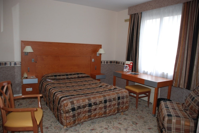 Imagen de la habitación del Hotel Le Bellevue Montrichard. Foto 10