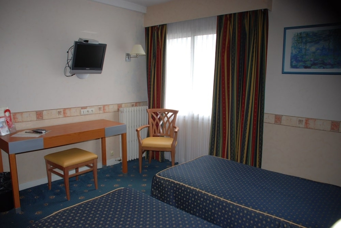 Imagen de la habitación del Hotel Le Bellevue Montrichard. Foto 15