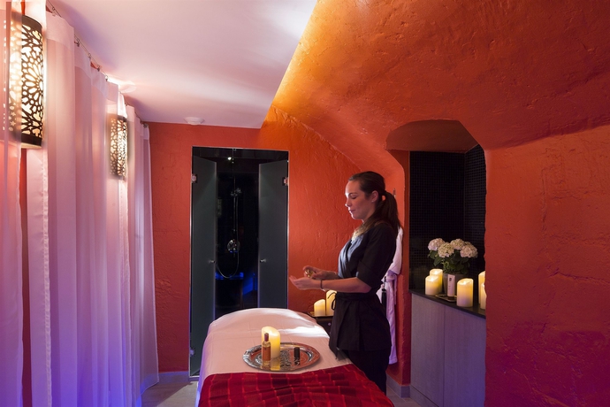 Imagen de los interiores del Hotel Le Belmont Paris. Foto 13