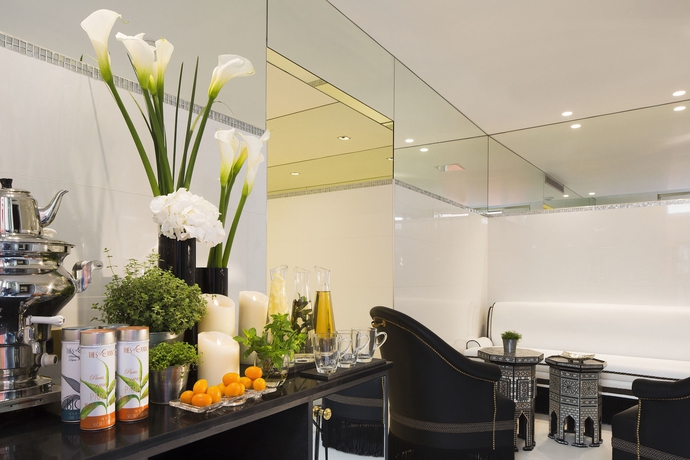 Imagen del bar/restaurante del Hotel Le Belmont Paris. Foto 6