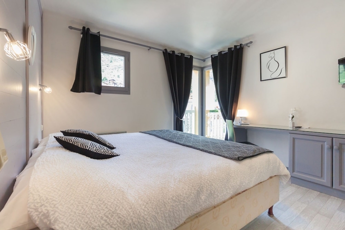 Imagen de la habitación del Hotel Le Belv&eacute;d&egrave;re, Brides les Bains. Foto 13