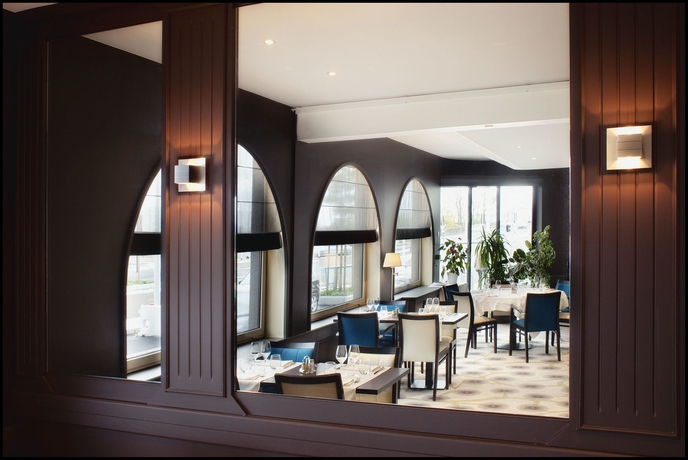 Imagen del bar/restaurante del Hotel Le Berry. Foto 2