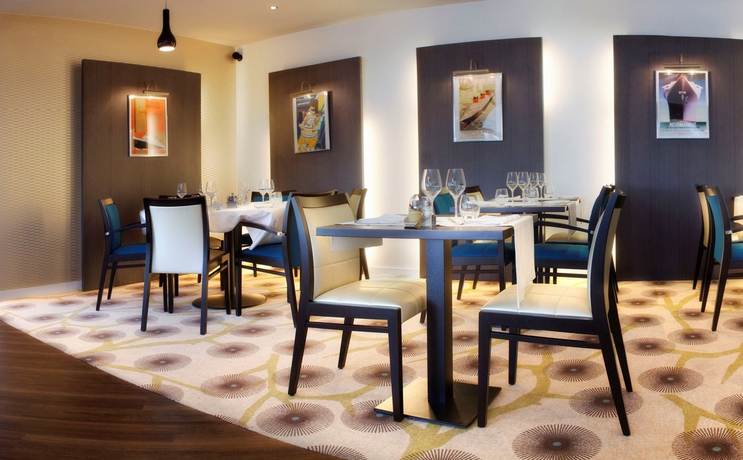 Imagen del bar/restaurante del Hotel Le Berry. Foto 4