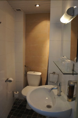 Imagen de la habitación del Hotel Le Bistro. Foto 14