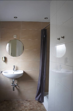 Imagen de la habitación del Hotel Le Bistro. Foto 15