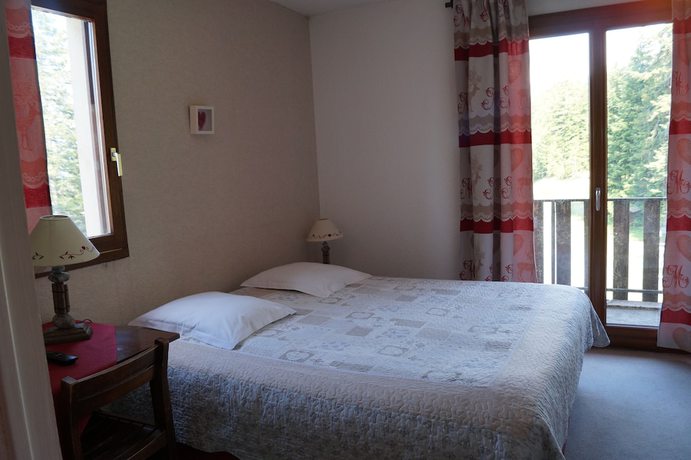 Imagen de la habitación del Hotel Le Blanchon. Foto 9