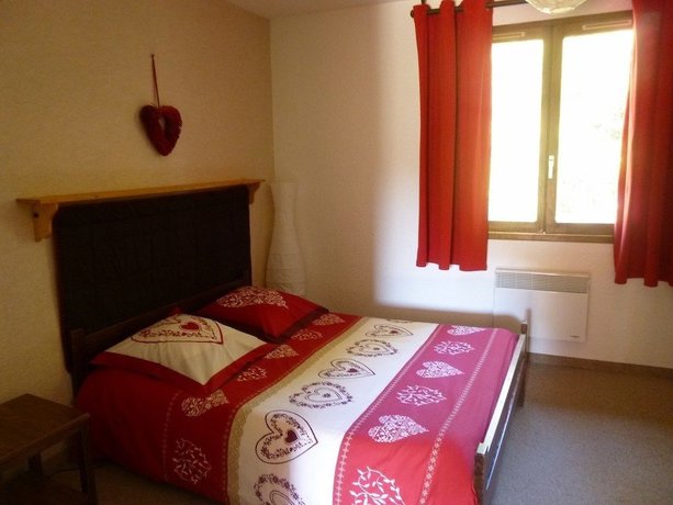 Imagen de la habitación del Hotel Le Blanchon. Foto 20