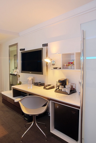 Imagen de la habitación del Hotel Le Bleu. Foto 3