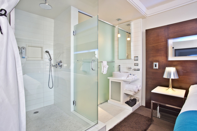 Imagen de la habitación del Hotel Le Bleu. Foto 6