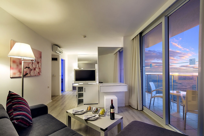 Imagen de los interiores del Hotel Le Bleu and Resort. Foto 13